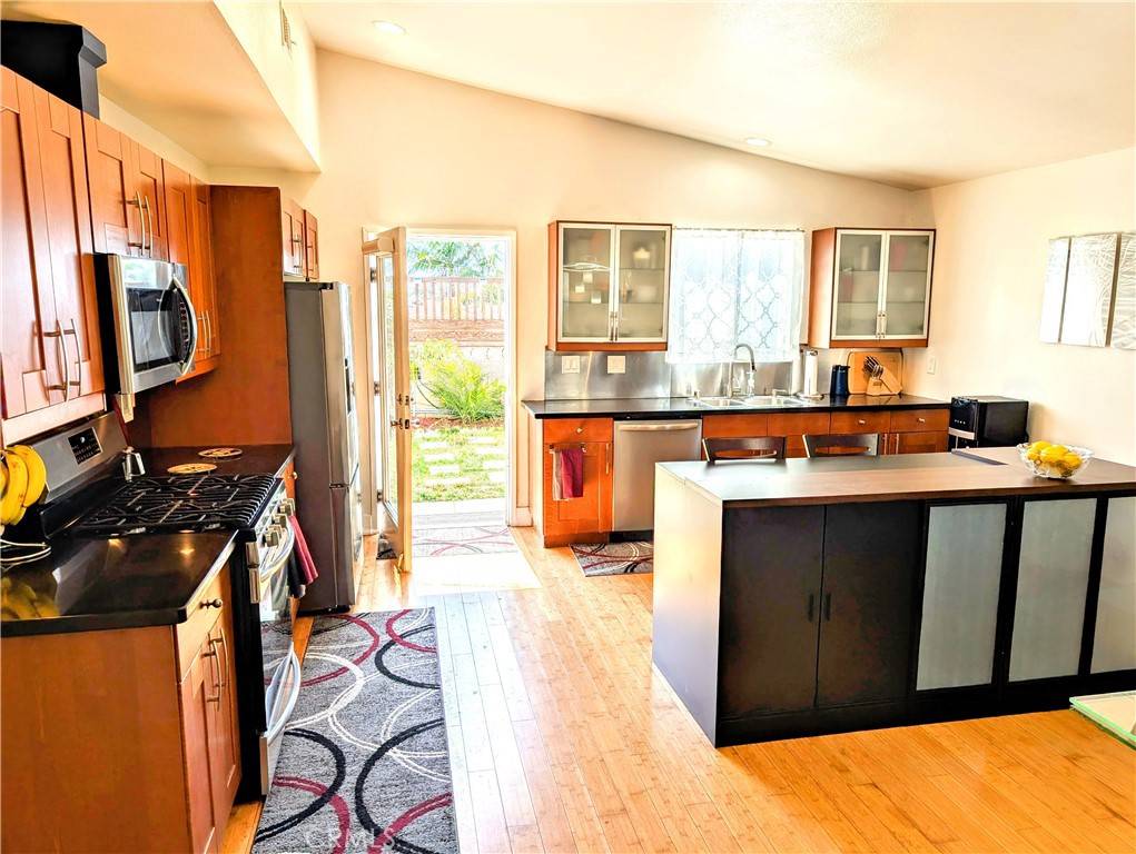 Carson, CA 90746,19309 Tillman AVE