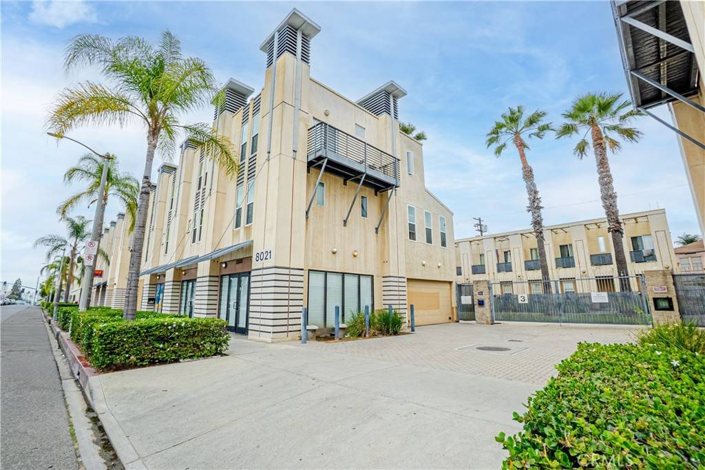 8021 S Vermont AVE #36, Los Angeles, CA 90044
