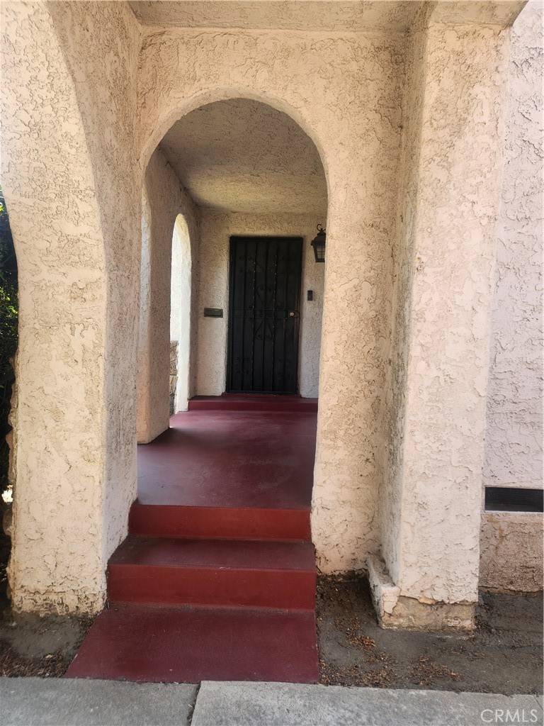 Los Angeles, CA 90044,1019 W 84th ST
