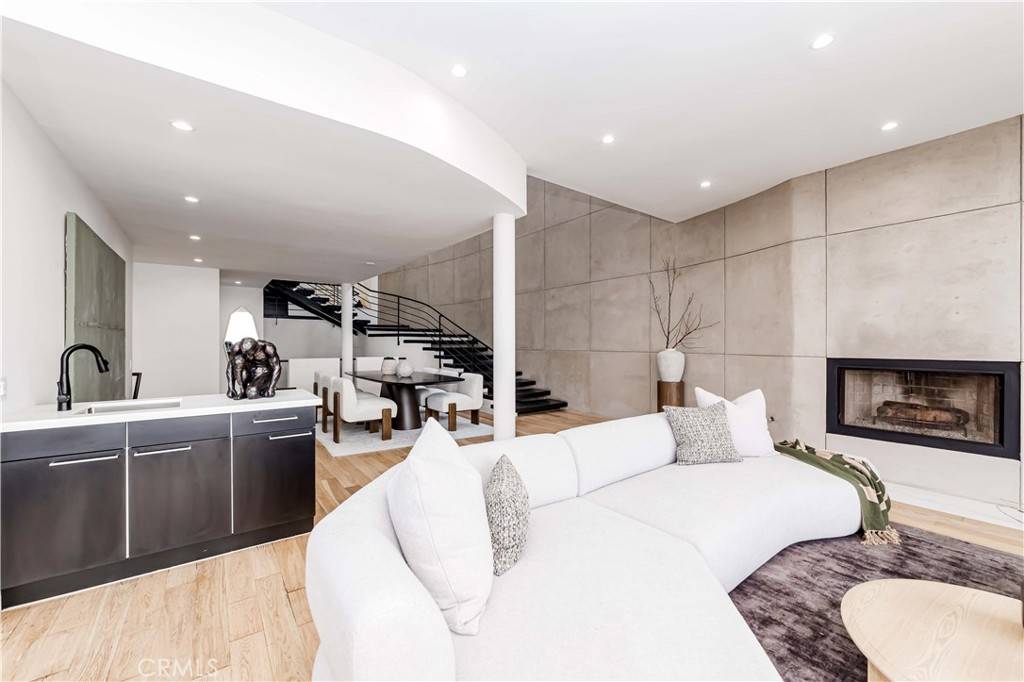 Laguna Beach, CA 92651,1195 La Mirada ST