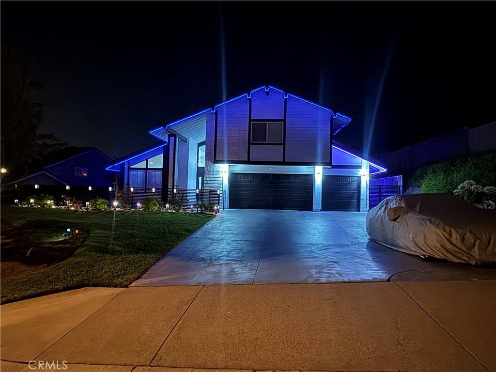 Anaheim Hills, CA 92807,660 S Covered Wagon