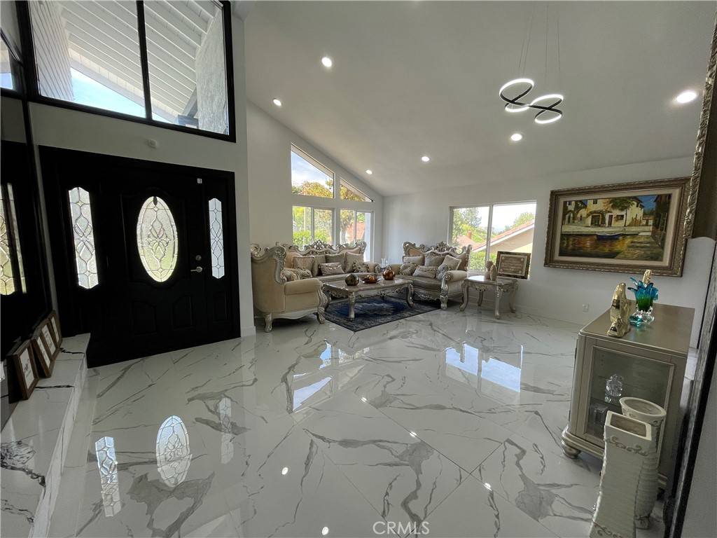 Anaheim Hills, CA 92807,660 S Covered Wagon