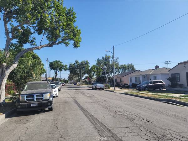Compton, CA 90221,1408 S Burris AVE