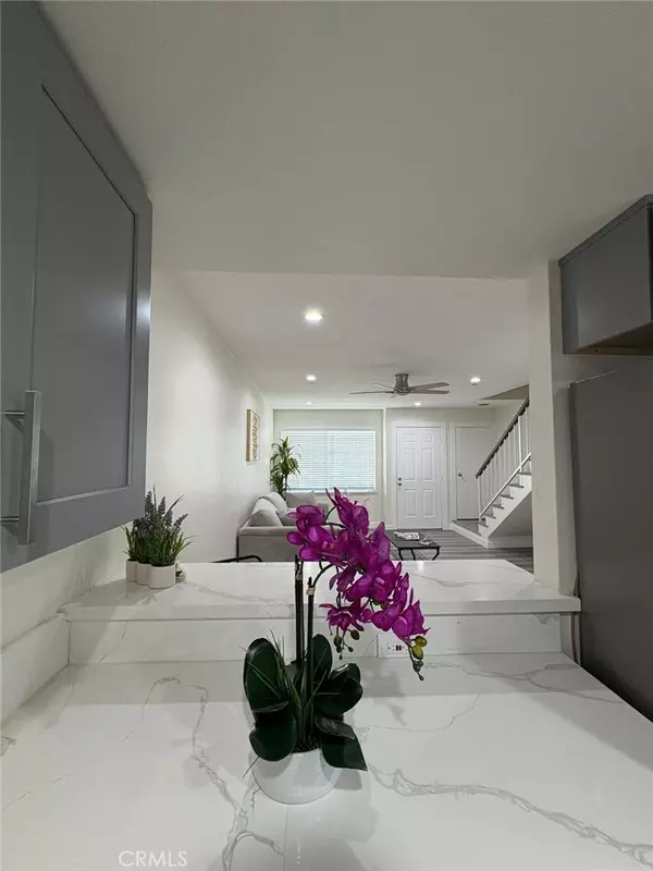 Compton, CA 90220,810 W Compton Blvd #9