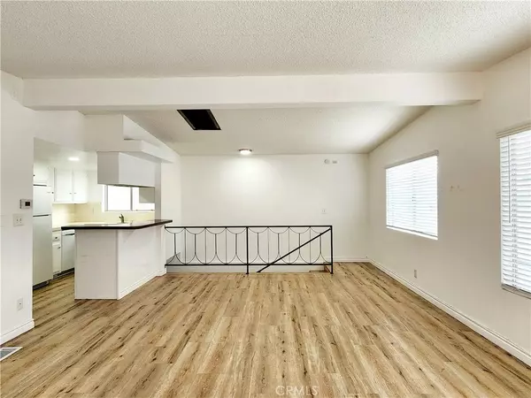Manhattan Beach, CA 90266,326 10th Place