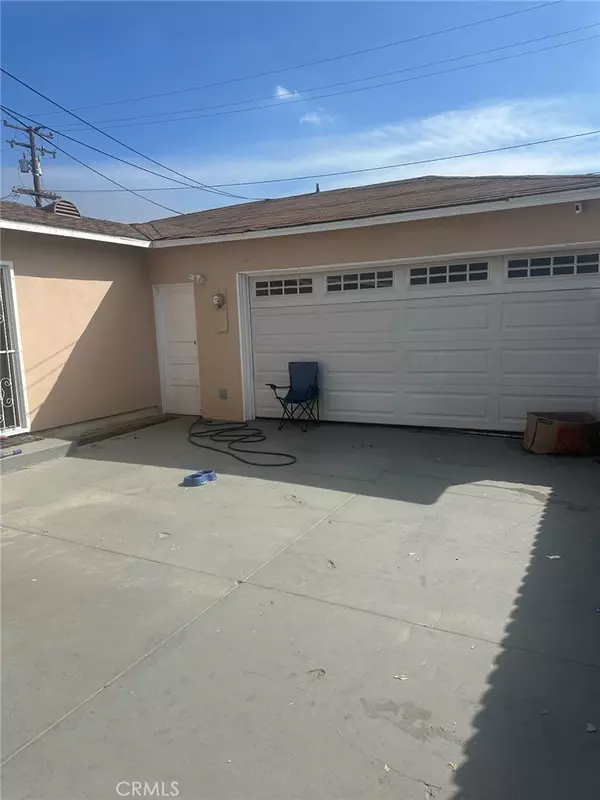 Compton, CA 90221,404 Poinsettia