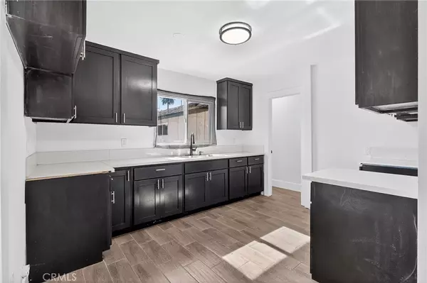 Los Angeles, CA 90044,1052 W 74th