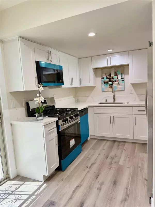 Compton, CA 90220,810 W Compton Blvd #7