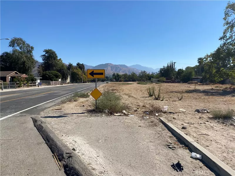 373 W 40th ST, San Bernardino, CA 92407