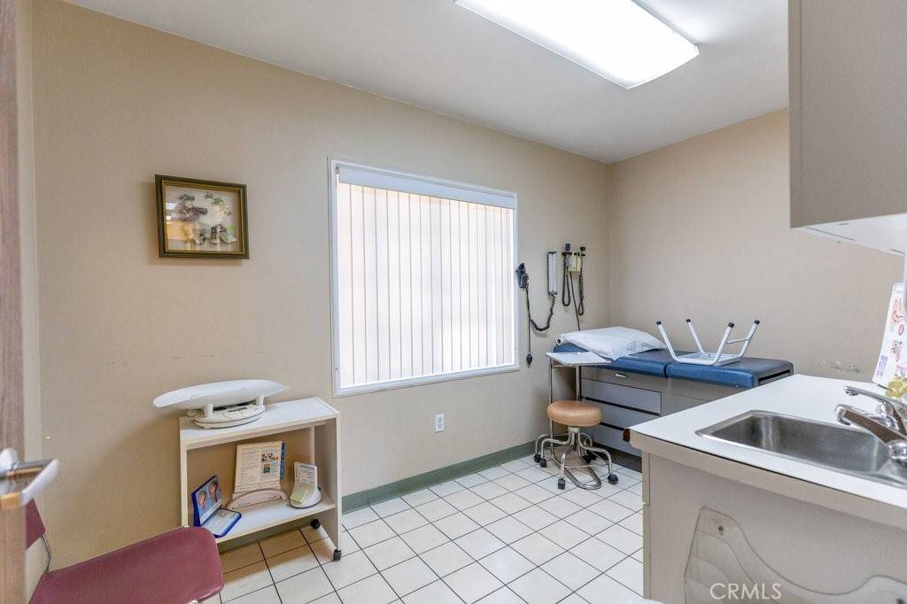 Pomona, CA 91767,1568 N Orange Grove AVE