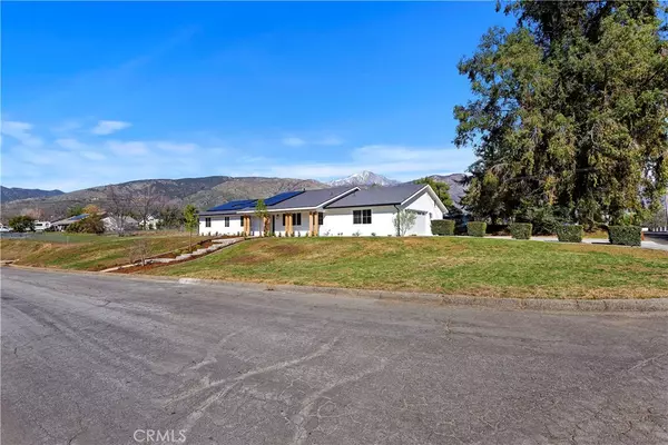 Yucaipa, CA 92399,10373 Country LN