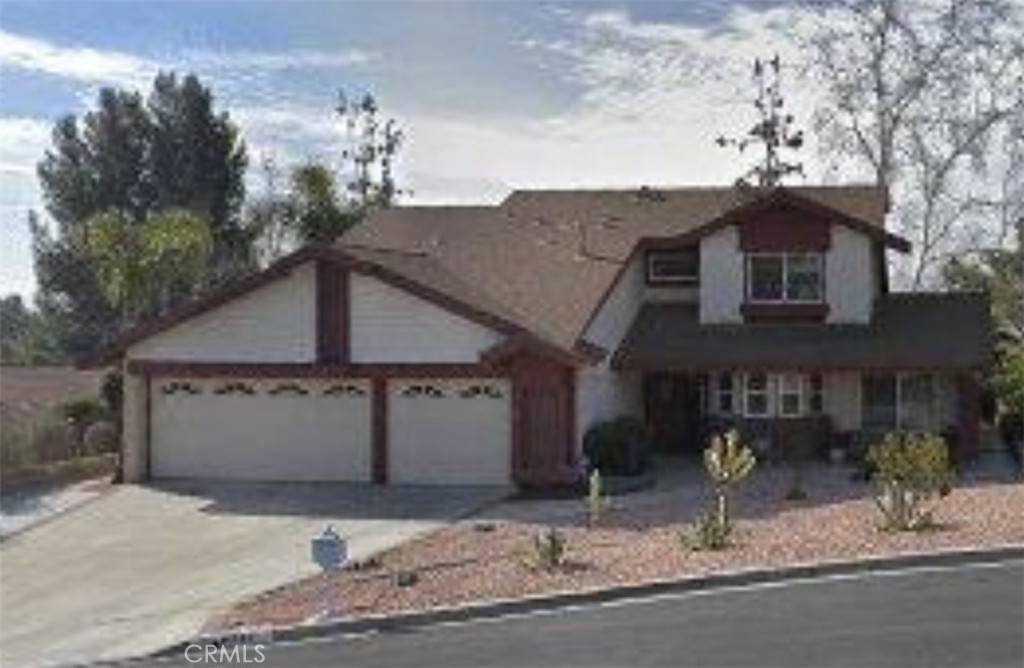 8247 Bent Tree LN, Jurupa Valley, CA 92509