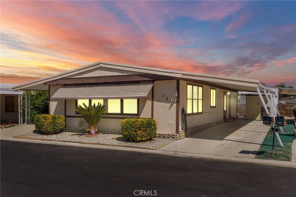 601 N. Kirby ST #121, Hemet, CA 92545