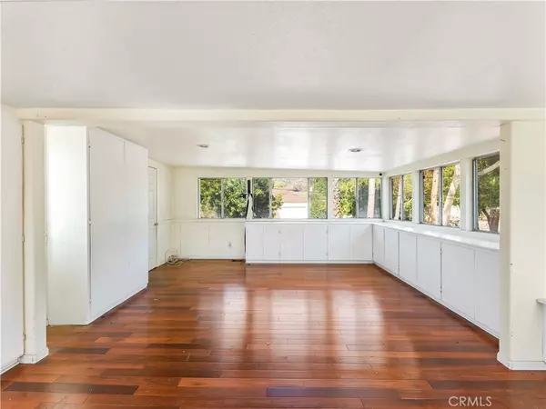 Burbank, CA 91504,438 Cornell DR
