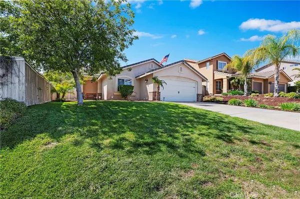 Corona, CA 92883,27532 Edgemont DR