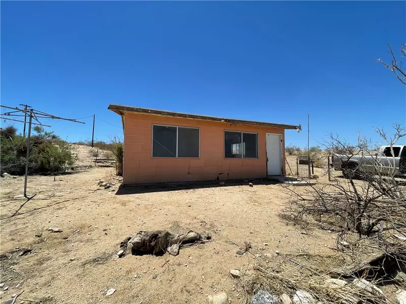 57575 Mirasol RD, Landers, CA 92285