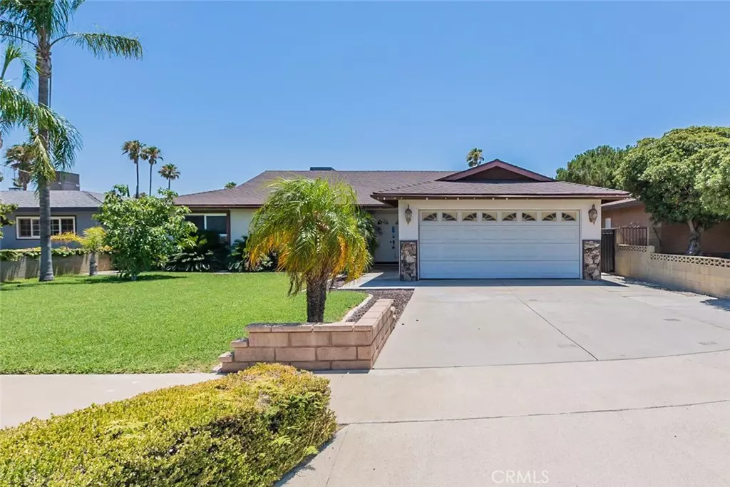 Fontana, CA 92335,17435 Hawthorne CT