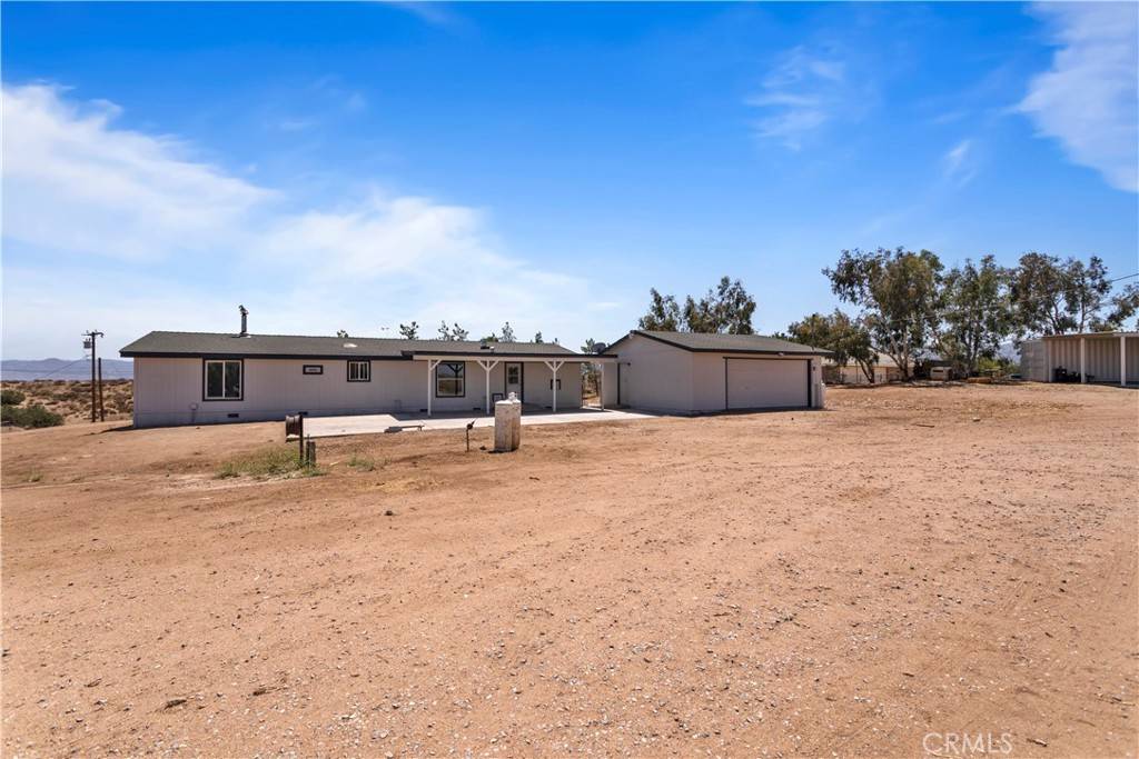 5876 Amestoy RD, Oak Hills, CA 92344