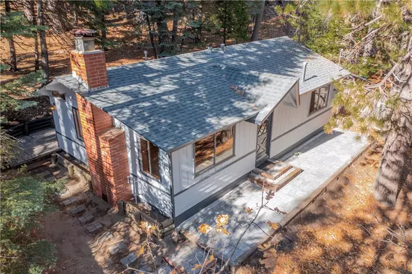 2212 Spring Oak DR, Running Springs, CA 92382