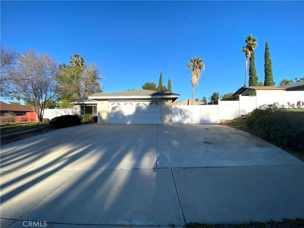 Riverside, CA 92506,2831 Moorgate PL