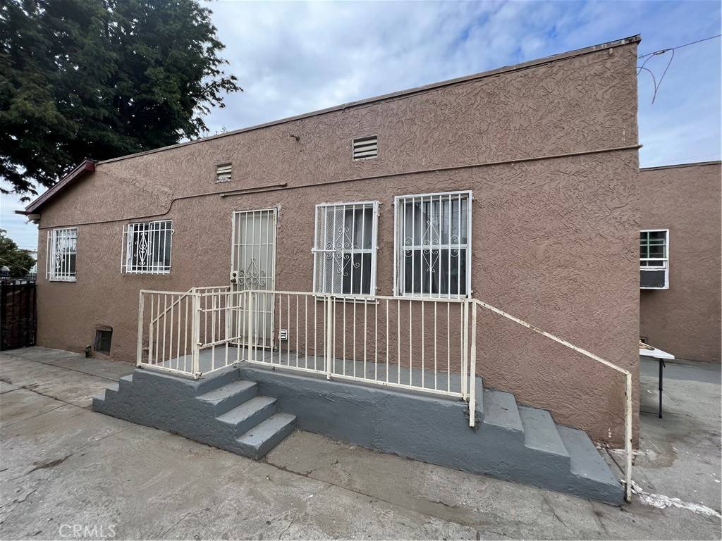 913 E 87th ST, Los Angeles, CA 90002