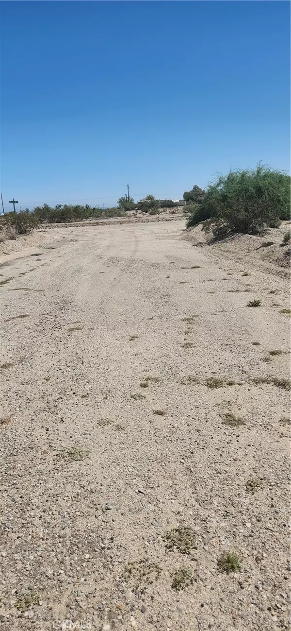 Salton City, CA 92274,1031 Sea Gull AVE