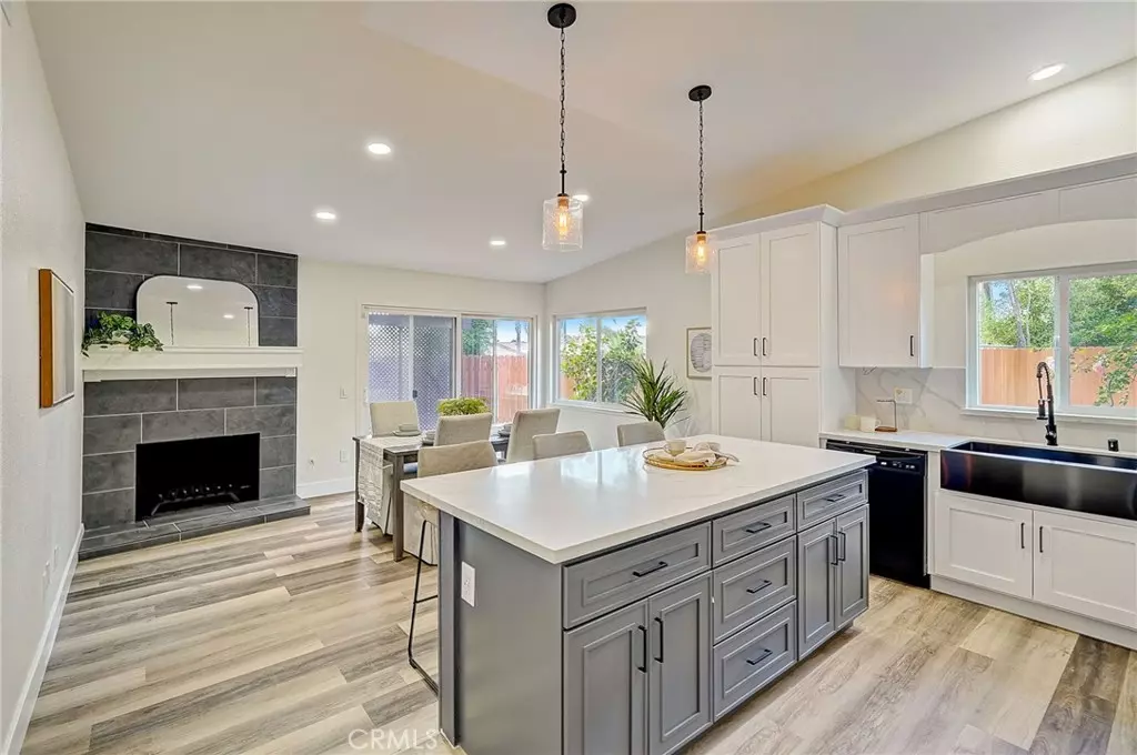 Ontario, CA 91761,1902 E Bermuda Dunes ST