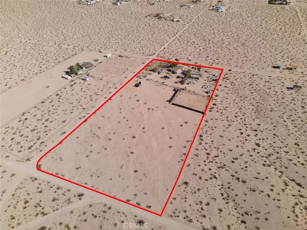 Joshua Tree, CA 92252,66567 Daisy LN