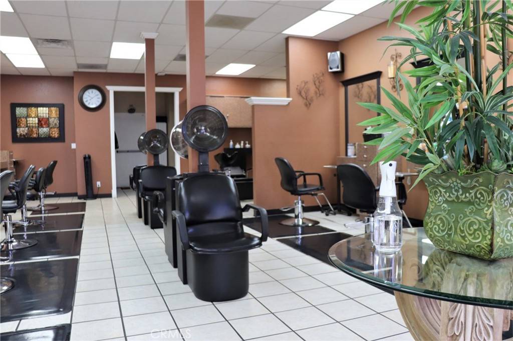 Glendora, CA 91740,1433 E Route 66 #C