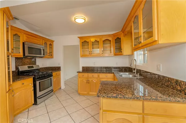 Santa Ana, CA 92707,1611 S Van Ness AVE