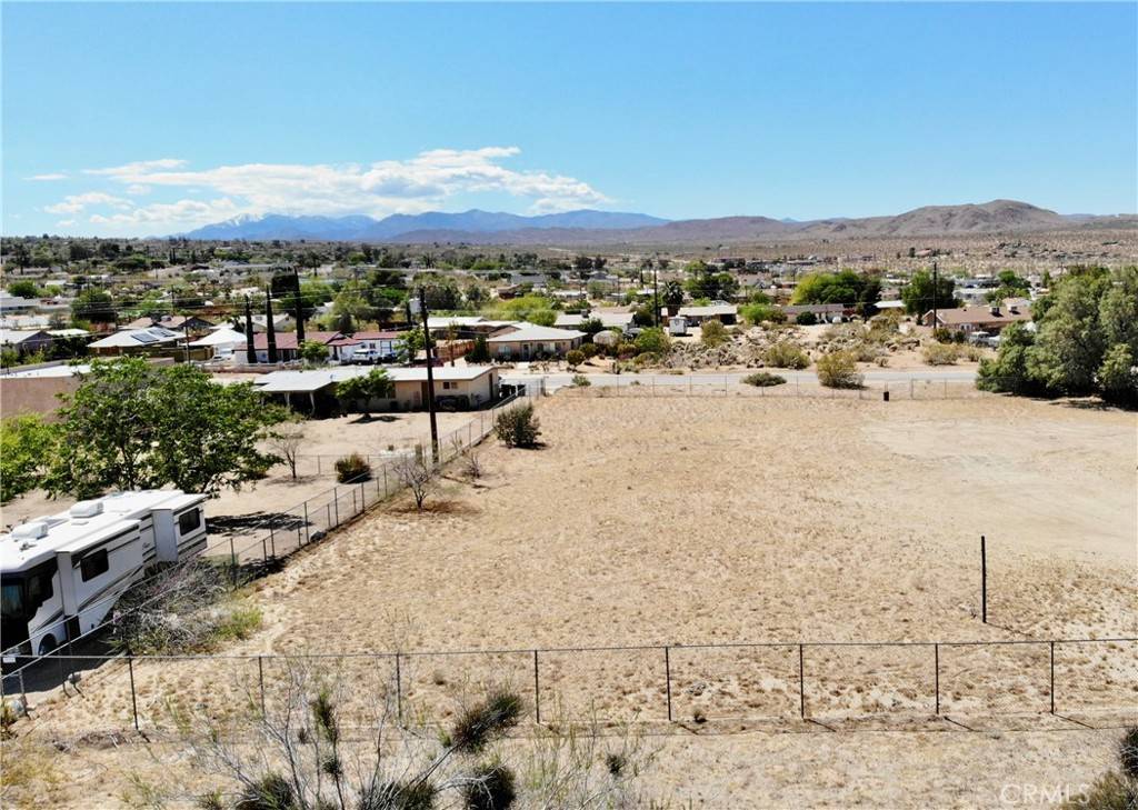 61956 Mountain View CIR, Joshua Tree, CA 92252