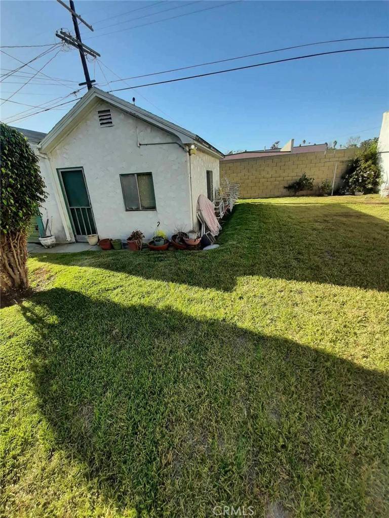 Los Angeles, CA 90016,2413 S Victoria AVE
