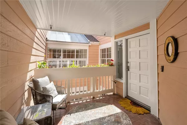 Marina Del Rey, CA 90292,4338 Redwood AVE #B301