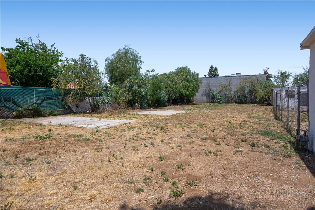 11051 Whitford AVE, Riverside, CA 92505