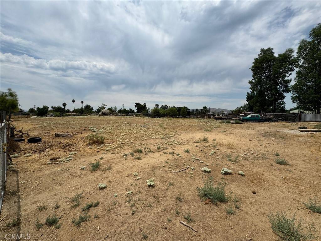 Perris, CA 92570,0 Gertrude