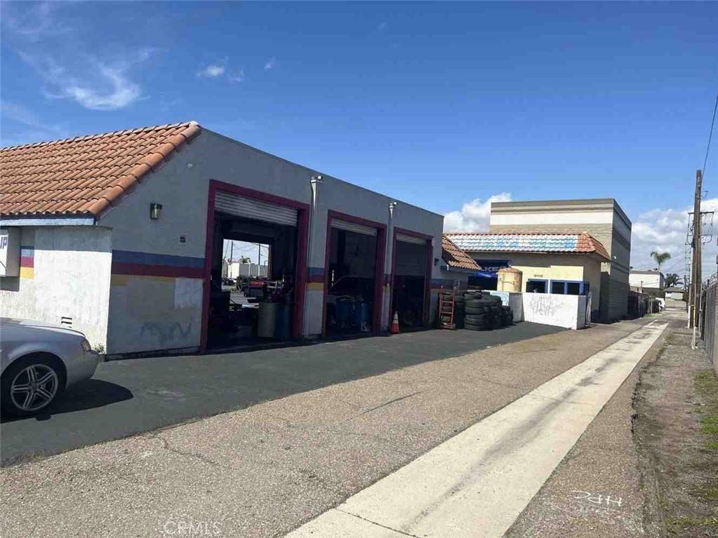 Huntington Beach, CA 92647,8071 Warner AVE