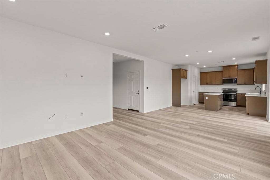 Lake Elsinore, CA 92530,856 Ancona LN