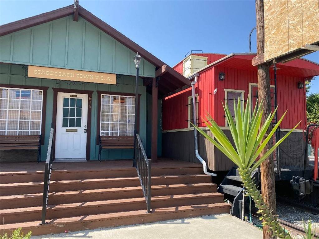 Banning, CA 92220,614 W Ramsey ST