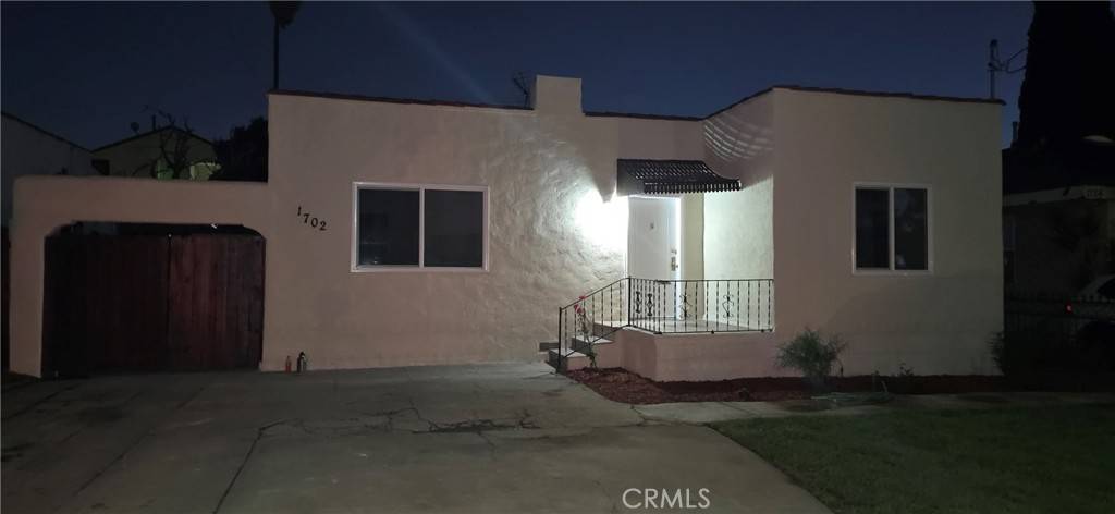 1702 W 9th ST, Santa Ana, CA 92703