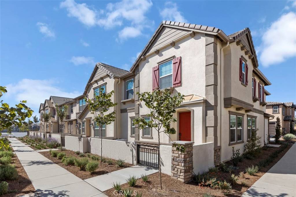 Ontario, CA 91761,3923 E Carmel Privado