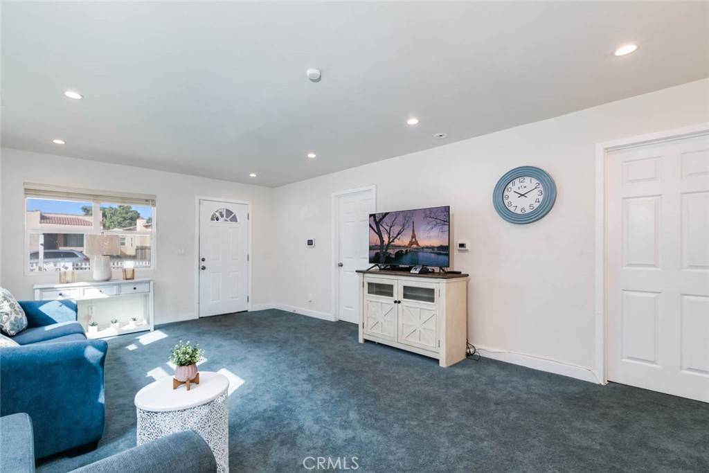 Los Angeles, CA 90043,6050 Madden AVE