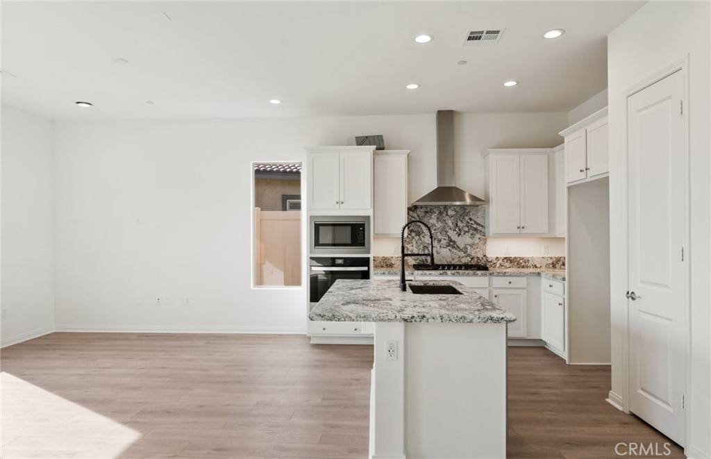 Corona, CA 92883,11921 Shadeland DR