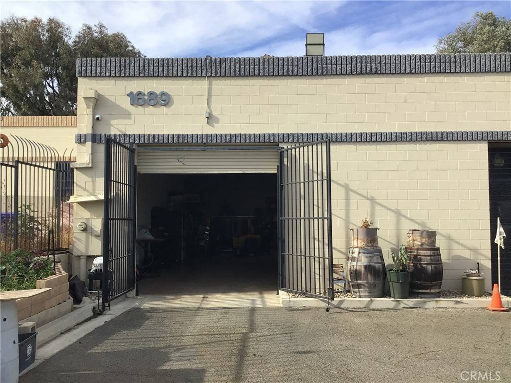 1689 Production CIR NE, Jurupa Valley, CA 92509