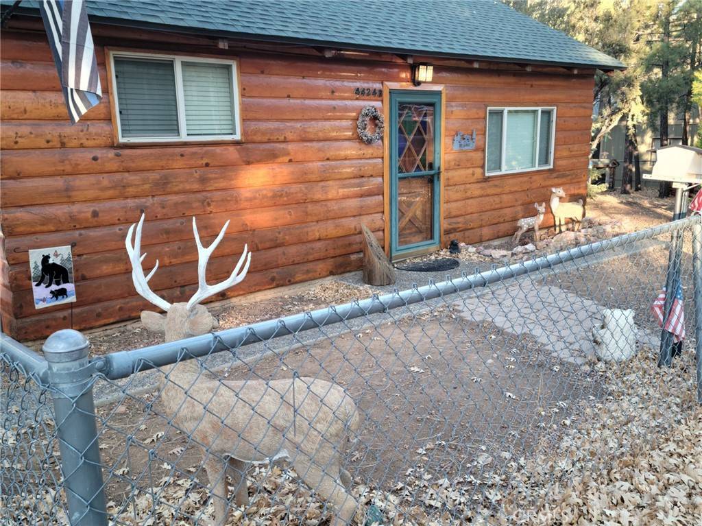 44248 Barton LN, Sugarloaf, CA 92386