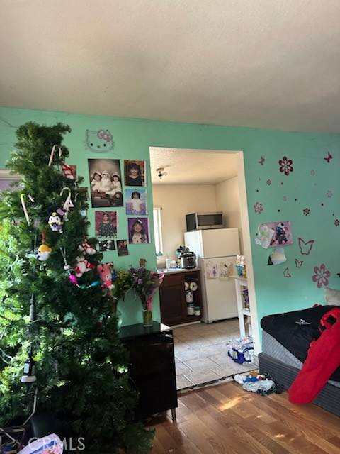 Compton, CA 90221,921 N Poinsettia AVE