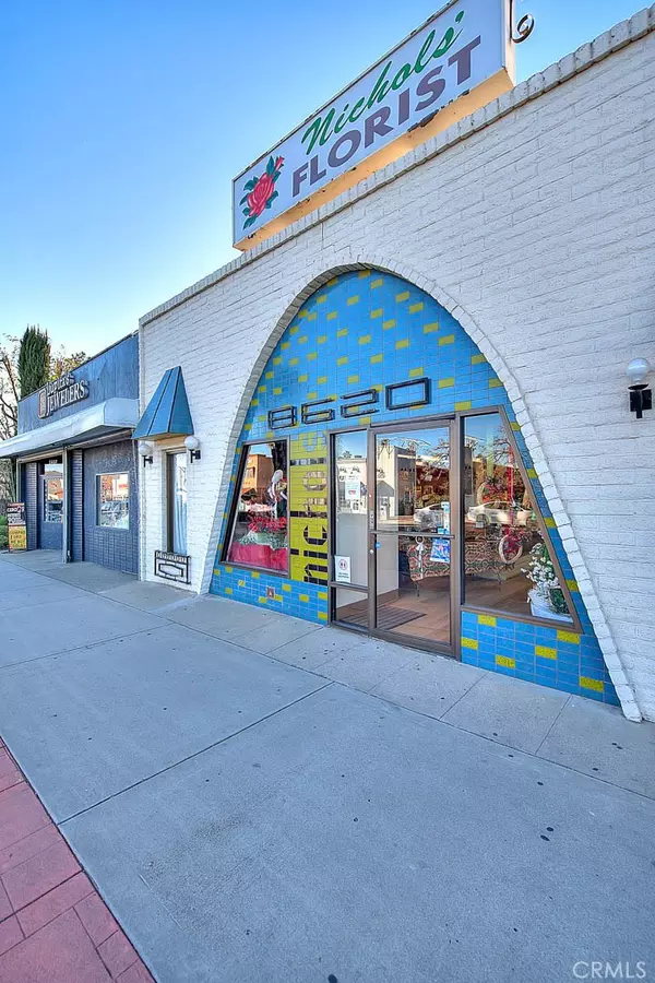 Fontana, CA 92335,8620 Sierra AVE
