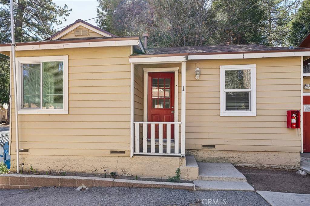 618 Wildrose LN, Crestline, CA 92325