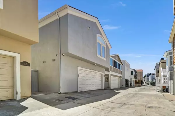 Newport Beach, CA 92661,206 E Balboa BLVD