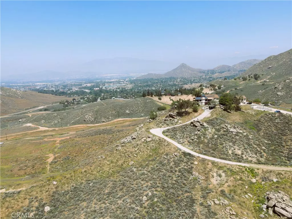 Riverside, CA 92507,20682 Hill Top Drive