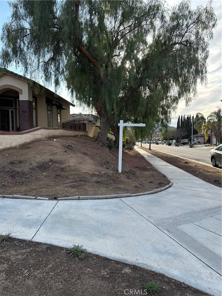 Corona, CA 92879,1310 Parsley LN